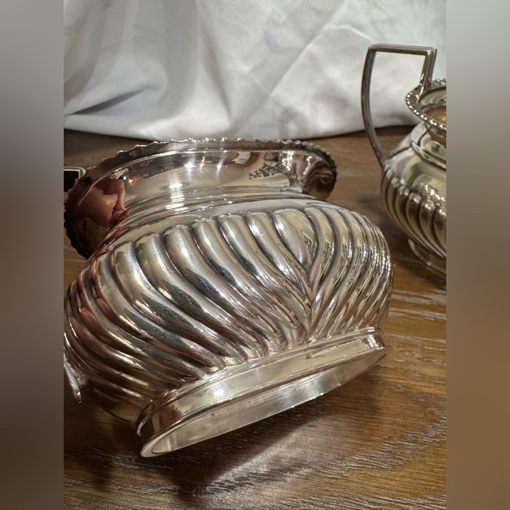 Elegant Elkington Plate 18854 Silver Creamer and Sugar Set - Picture 4 of 11